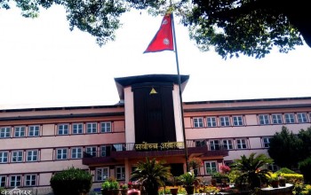 ढुङ्गा, गिटी र बालुवा निकासी गर्ने योजना कार्यान्वयन नगर्न सरकारलाई सर्वोच्चको आदेश, संवैधानिक इजलासले गर्‍यो अन्तरिम आदेश जारी